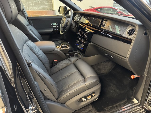 ROLLS ROYCE PHANTOM 2024 Image 42