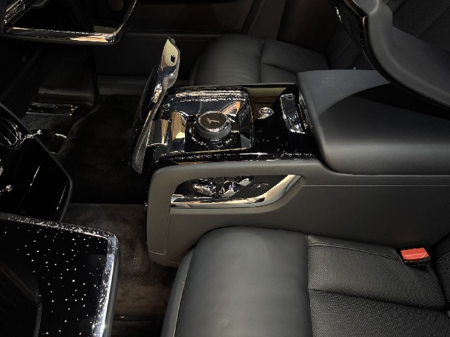 ROLLS ROYCE PHANTOM 2024 Image 66