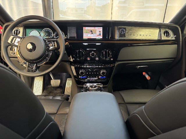ROLLS ROYCE PHANTOM 2024 Image 70