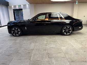 ROLLS ROYCE PHANTOM 2024 Image 8