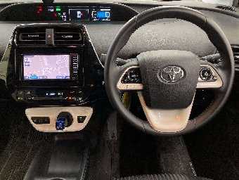 TOYOTA PRIUS 2018 Image 6
