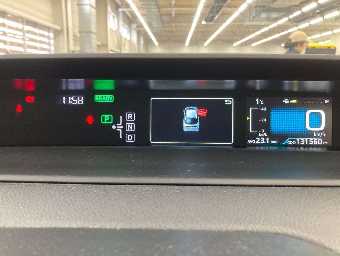 TOYOTA PRIUS 2018 Image 10