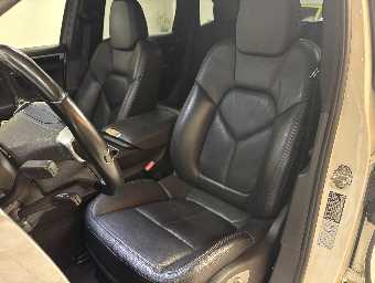 PORSCHE CAYENNE 2012 Image 17