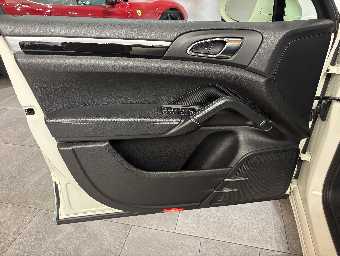 PORSCHE CAYENNE 2012 Image 18