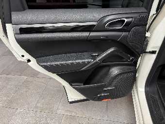 PORSCHE CAYENNE 2012 Image 21