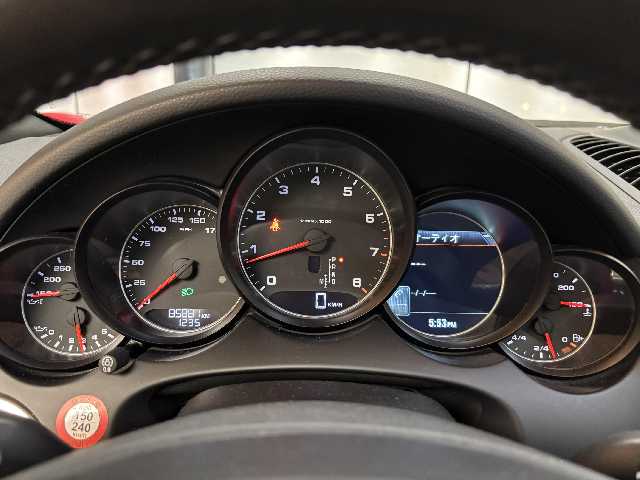 PORSCHE CAYENNE 2012 Image 36