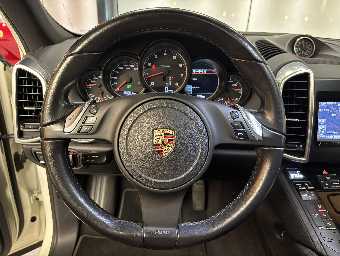 PORSCHE CAYENNE 2012 Image 31