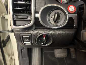 PORSCHE CAYENNE 2012 Image 35