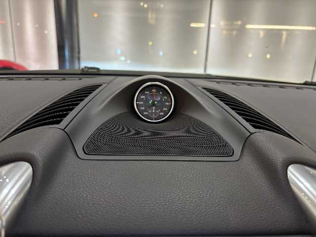 PORSCHE CAYENNE 2012 Image 42