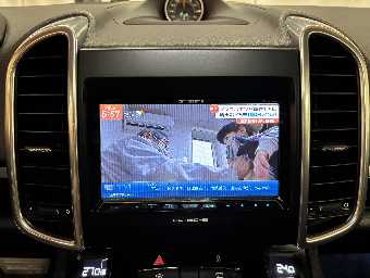 PORSCHE CAYENNE 2012 Image 40