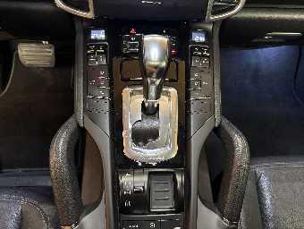 PORSCHE CAYENNE 2012 Image 42