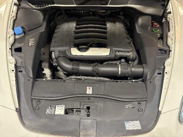 PORSCHE CAYENNE 2012 Image 51