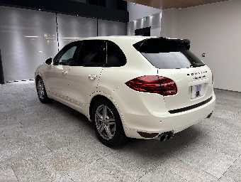 PORSCHE CAYENNE 2012 Image 7