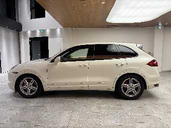 PORSCHE CAYENNE 2012 Image 8