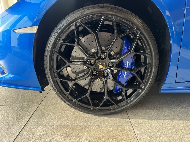 LAMBORGHINI HURACAN 2022 Image 23