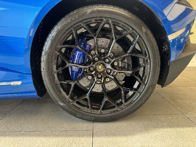 LAMBORGHINI HURACAN 2022 Image 24