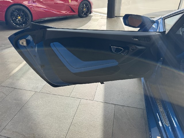 LAMBORGHINI HURACAN 2022 Image 40