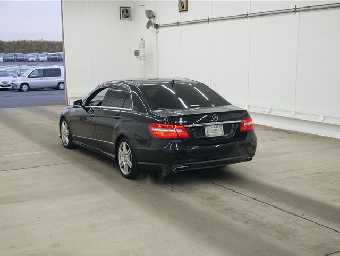 MERCEDES BENZ E CLASS 2011 Image 2