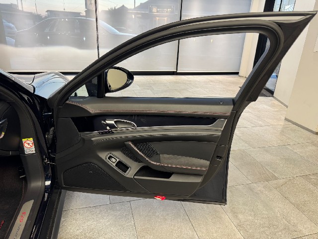 PORSCHE PANAMERA 2012 Image 44