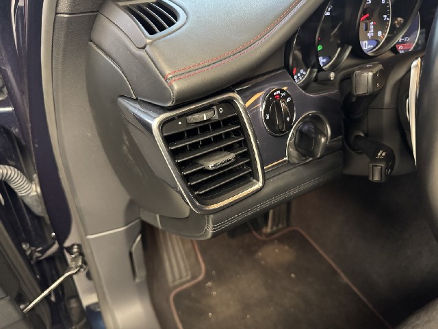 PORSCHE PANAMERA 2012 Image 47