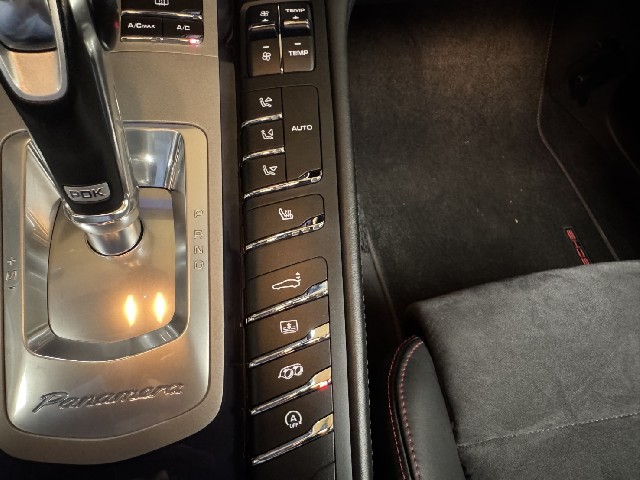 PORSCHE PANAMERA 2012 Image 54