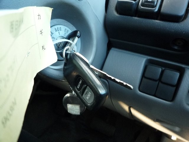 MAZDA BONGO FRIENDEE 2002 Image 25