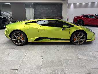 LAMBORGHINI HURACAN 2024 Image 4