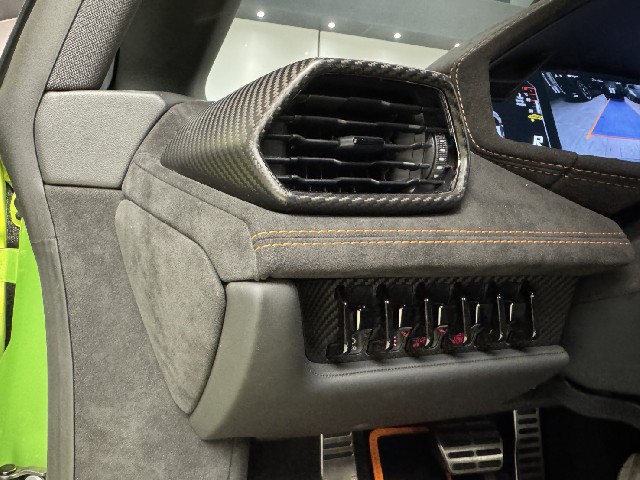 LAMBORGHINI HURACAN 2024 Image 70