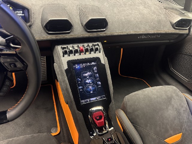 LAMBORGHINI HURACAN 2024 Image 76