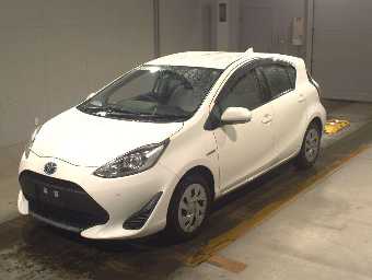 TOYOTA AQUA 2019 Image 1