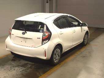 TOYOTA AQUA 2019 Image 2