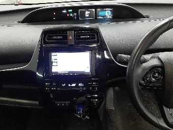 TOYOTA PRIUS 2020 Image 9