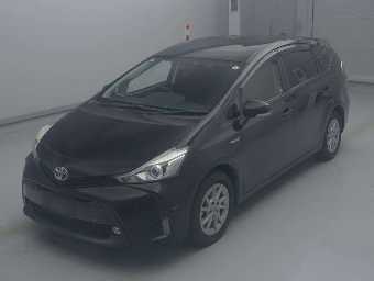 TOYOTA PRIUS ALPHA 2015 Image 1