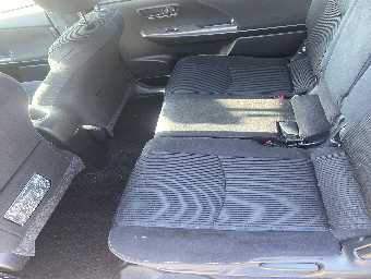 TOYOTA PRIUS ALPHA 2015 Image 12