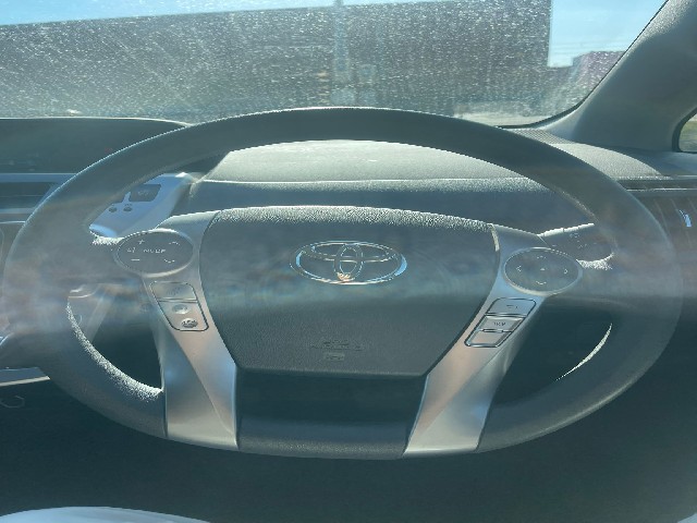 TOYOTA PRIUS ALPHA 2015 Image 22
