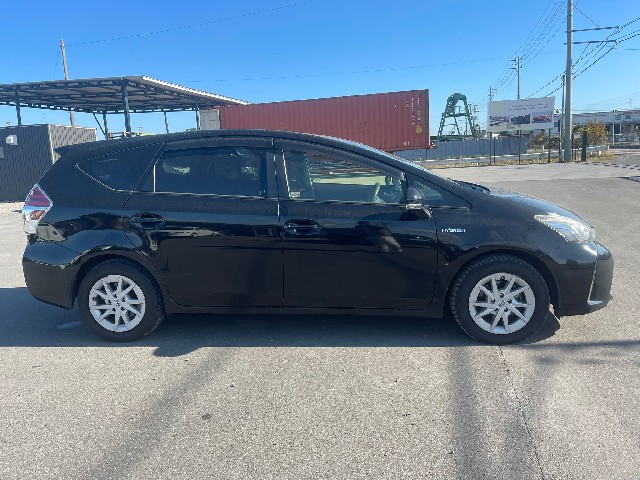 TOYOTA PRIUS ALPHA 2015 Image 23