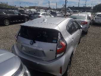 TOYOTA AQUA 2018 Image 2