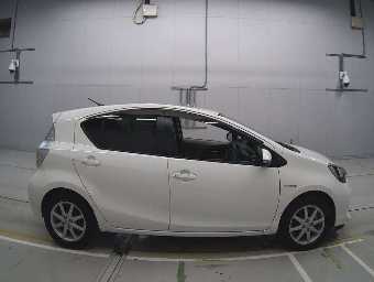 TOYOTA AQUA 2014 Image 3