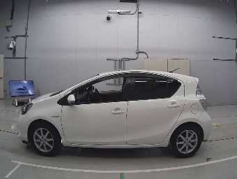 TOYOTA AQUA 2014 Image 4