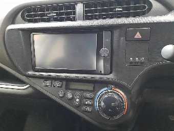 TOYOTA AQUA 2014 Image 10