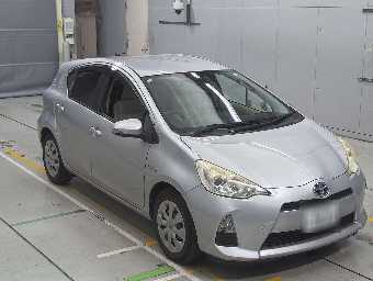 TOYOTA AQUA 2013 Image 5