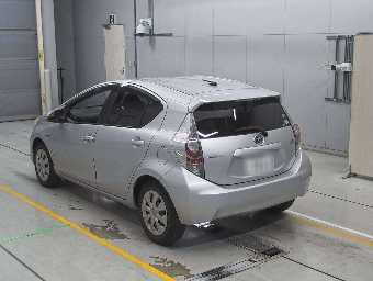 TOYOTA AQUA 2013 Image 6
