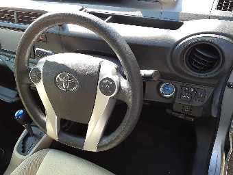 TOYOTA AQUA 2013 Image 7