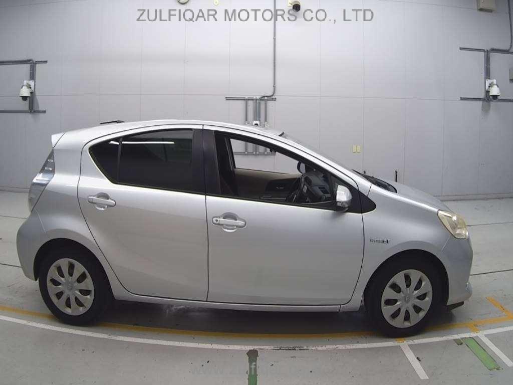 TOYOTA AQUA 2012 Image 3