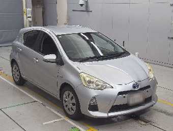 TOYOTA AQUA 2012 Image 5
