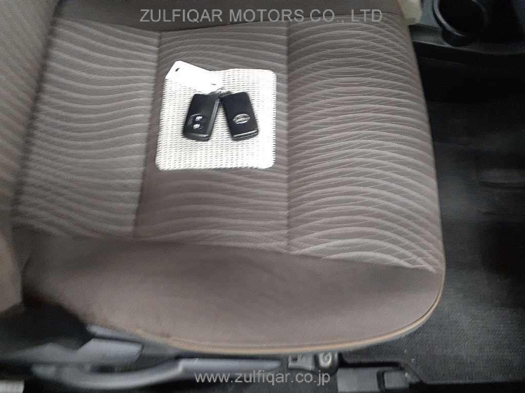 TOYOTA AQUA 2012 Image 8