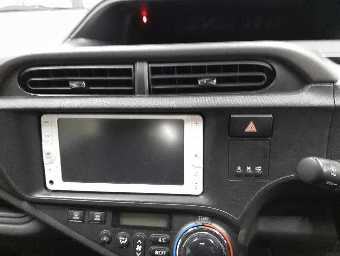 TOYOTA AQUA 2012 Image 10