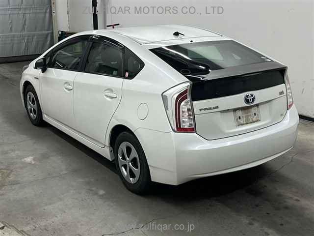 TOYOTA PRIUS 2015 Image 3