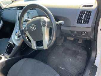 TOYOTA PRIUS 2015 Image 4