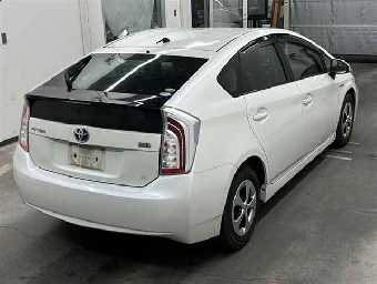 TOYOTA PRIUS 2015 Image 5